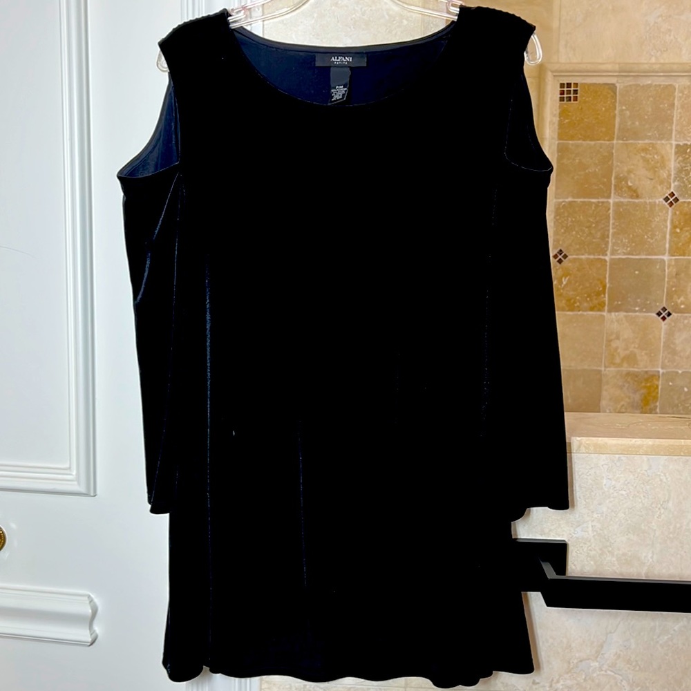 Women's Long Cold Shoulder Sleeve Top size PM
